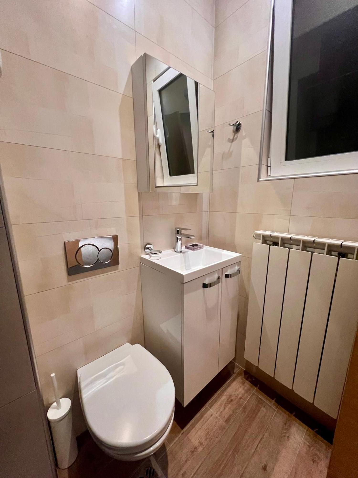 Town Place Charlie Beograd Bagian luar foto