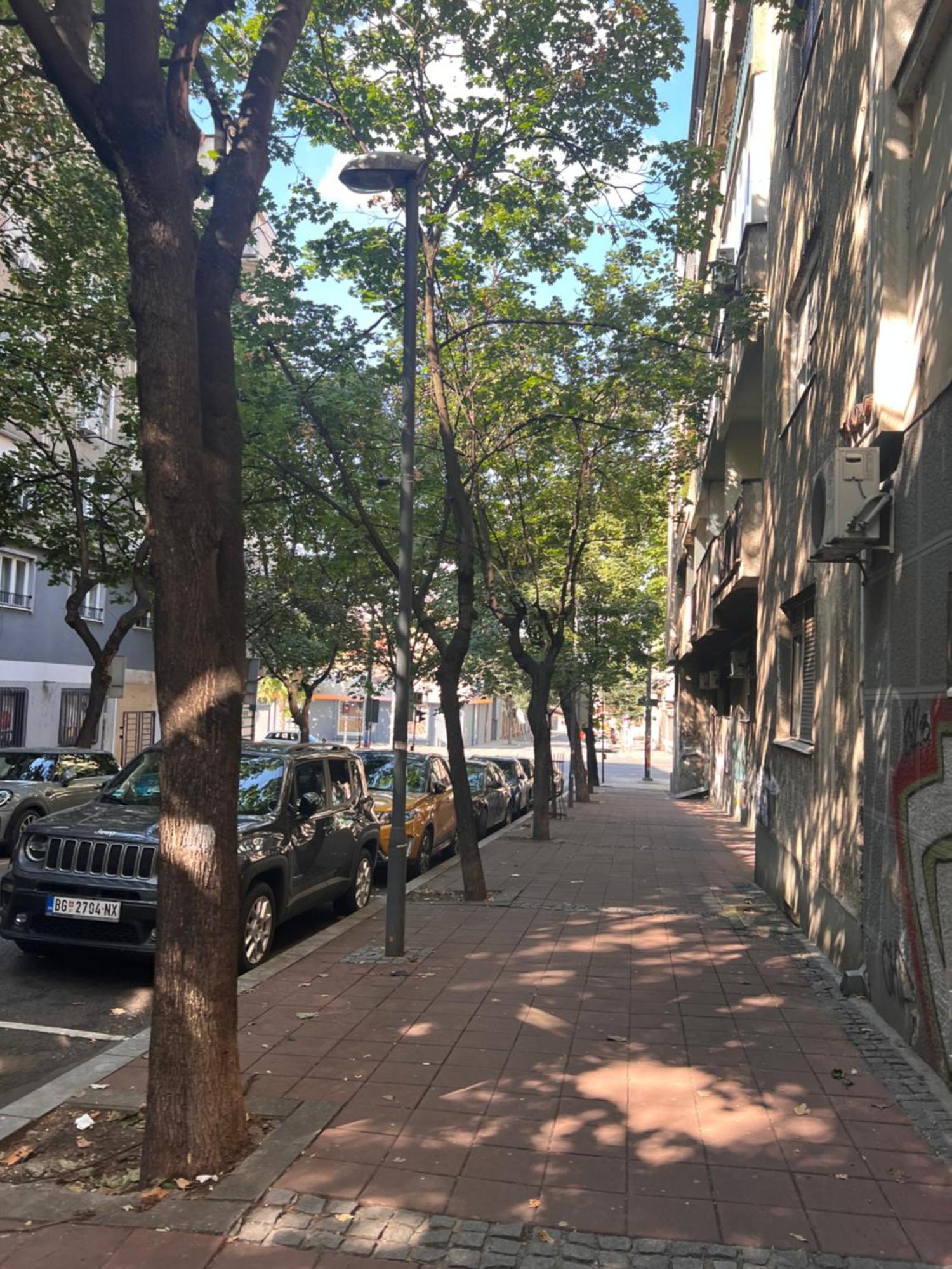 Town Place Charlie Beograd Bagian luar foto